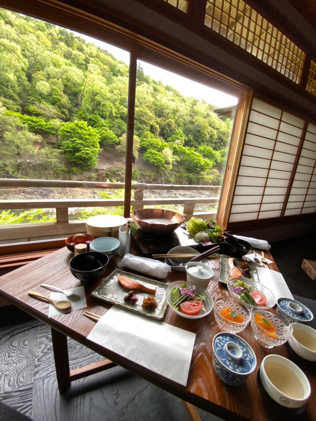 星のや京都 朝食テーブル全景